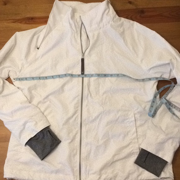 Lightweight jacket - Picture 5 of 6